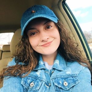 Meet your Posher, Makayla